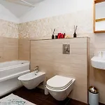 River Deluxe דירה