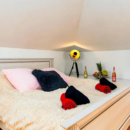 River Deluxe Apartman *